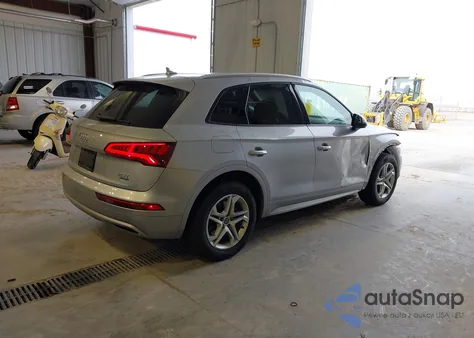 2018 Audi Q5 2.0T Premium/2.0T Tech Premium z USA, uszkodzony, nr VIN WA1ANAFY9J2049979